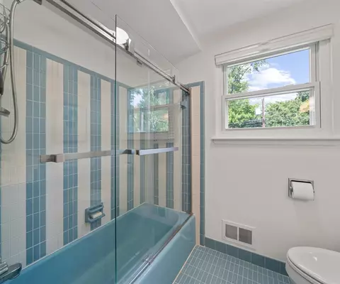 Bath - 3204 Farmbrook, Ann Arbor, MI 48108 photo 6 of 6