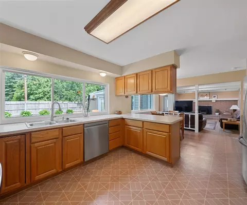 Kitchen - 3204 Farmbrook, Ann Arbor, MI 48108 photo 4 of 6