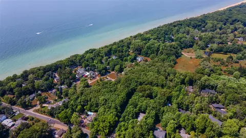 3 Wildwood, Douglas, MI 49406