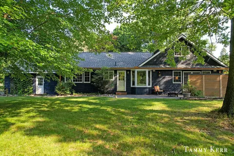 2981 65th, Fennville, MI 49408