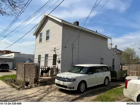 661 NW Broadway Ave, Grand Rapids, MI 49504