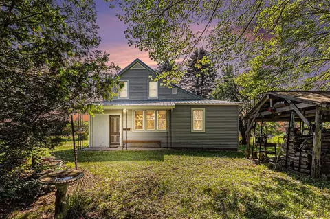 4293 N Schoenherr, Fountain, MI 49410