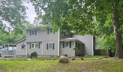 585 Robinson, Jackson, MI 49203