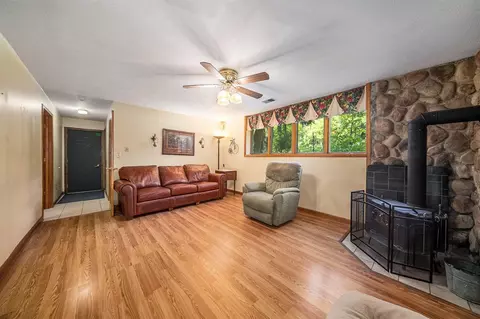 Living - 5600 Cross, Concord, MI 49237 photo 4 of 4