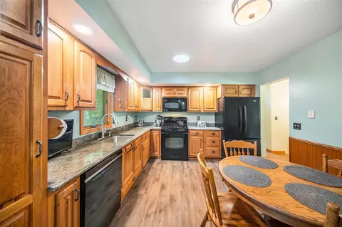 Kitchen - 5600 Cross, Concord, MI 49237 photo 2 of 2