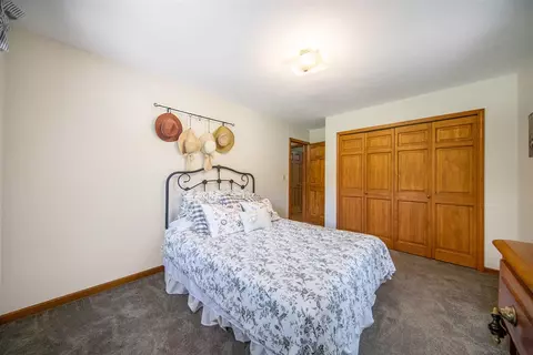 Bedroom - 5600 Cross, Concord, MI 49237 photo 5 of 7