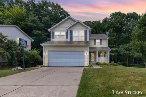 520 Shaw Ests, Rockford, MI 49341