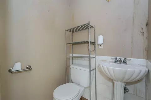 Bath - 7906 N 43rd, Augusta, MI 49012 photo 1 of 3