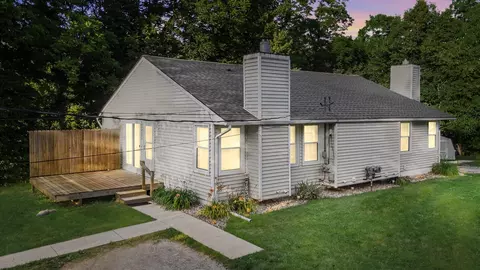 7839 Horseshoe Crk, Whitmore Lake, MI 48189