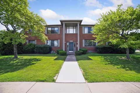 32708 Harper #5, Saint Clair Shores, MI 48082