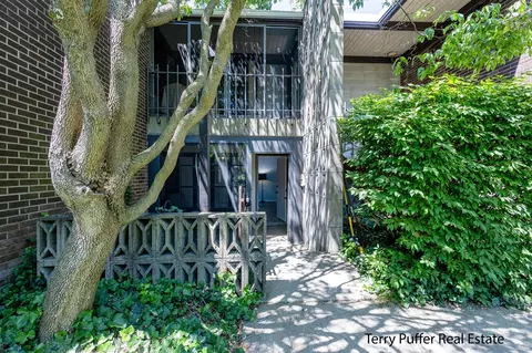 805 S Despelder #13, Grand Haven, MI 49417