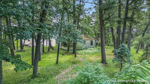 Exterior - 5752 E 52nd, Newaygo, MI 49337 photo 3 of 9