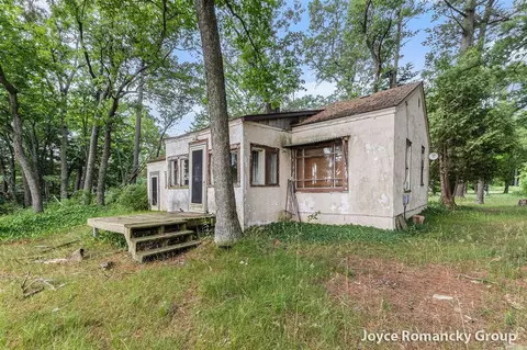 Exterior - 5752 E 52nd, Newaygo, MI 49337 photo 8 of 9