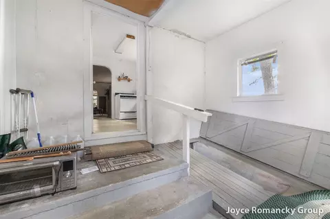 Entry Way - 5752 E 52nd, Newaygo, MI 49337 photo 1 of 1