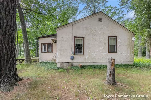Exterior - 5752 E 52nd, Newaygo, MI 49337 photo 7 of 9
