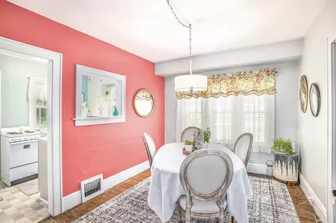 Dining - 618 Madison, Jackson, MI 49202 photo 1 of 1