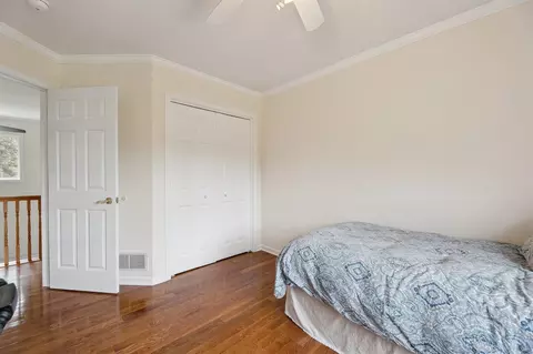 Bedroom - 7118 Browns Lk, Jackson, MI 49201 photo 10 of 12