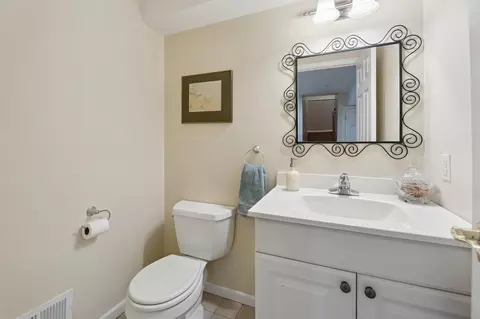 Bath - 7118 Browns Lk, Jackson, MI 49201 photo 7 of 7
