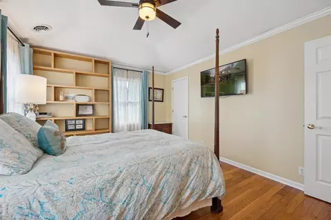 Bedroom - 7118 Browns Lk, Jackson, MI 49201 photo 4 of 12