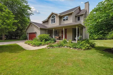 Exterior - 7118 Browns Lk, Jackson, MI 49201 photo 5 of 16