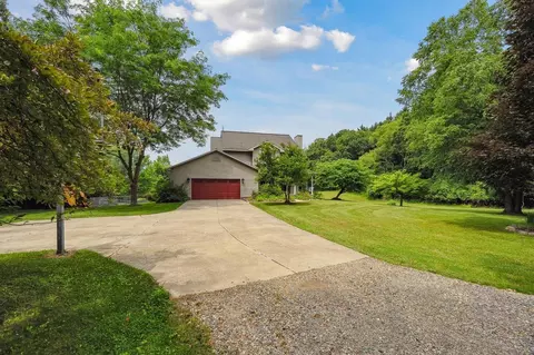 Exterior - 7118 Browns Lk, Jackson, MI 49201 photo 2 of 16