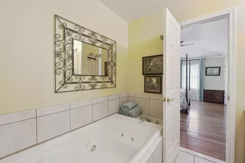 Bath - 7118 Browns Lk, Jackson, MI 49201 photo 3 of 7