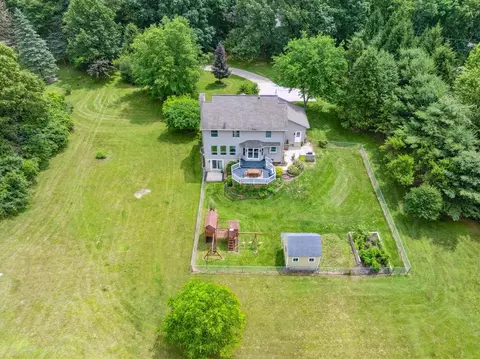 View/Area - 7118 Browns Lk, Jackson, MI 49201 photo 7 of 10