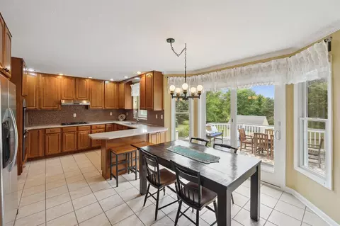 Kitchen - 7118 Browns Lk, Jackson, MI 49201 photo 6 of 6