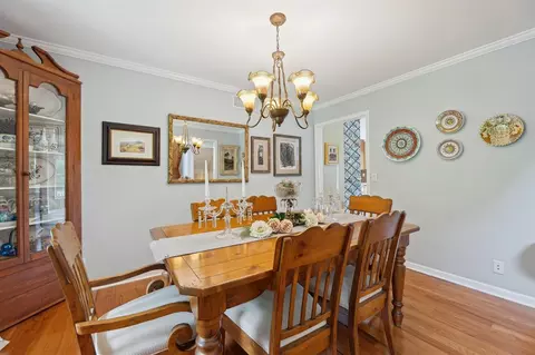 Dining - 7118 Browns Lk, Jackson, MI 49201 photo 2 of 3