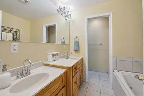 Bath - 7118 Browns Lk, Jackson, MI 49201 photo 1 of 7