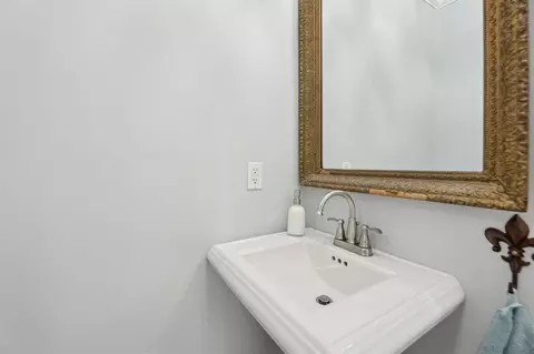 Bath - 7118 Browns Lk, Jackson, MI 49201 photo 6 of 7