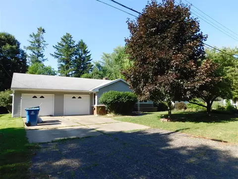 3326 Tamsin, Kalamazoo, MI 49008
