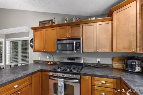 2808 Creekside, Dorr, MI 49323 photo 11