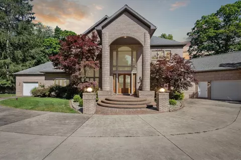6076 Browns Lk, Jackson, MI 49203