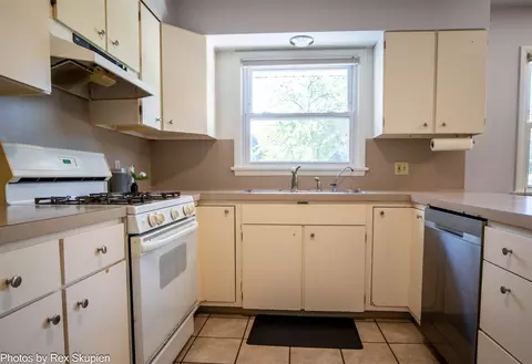 Kitchen - 521 E Pne, Fremont, MI 49412 photo 3 of 7
