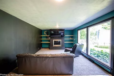Living - 521 E Pne, Fremont, MI 49412 photo 8 of 13