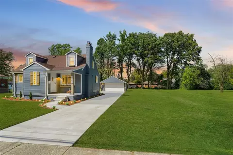 20157 Huntington, Harper Woods, MI 48225