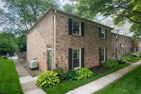 2452 Village, Grand Rapids, MI 49506