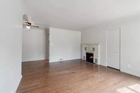 Living - 500 Heyser, Jackson, MI 49203 photo 1 of 6