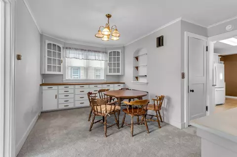Dining - 715 Ellery, Jackson, MI 49202 photo 1 of 3