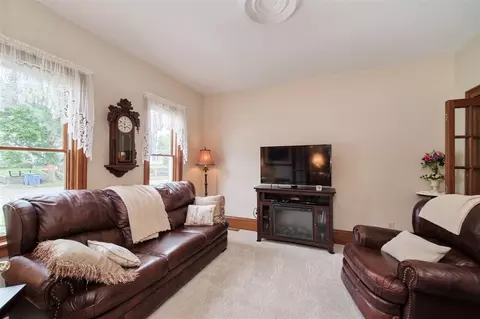 Living - 286 5th, Manistee, MI 49660 photo 5 of 6