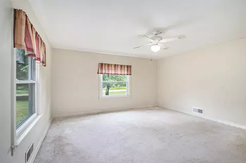 Bedroom - 22964 29th, Gobles, MI 49055 photo 2 of 6
