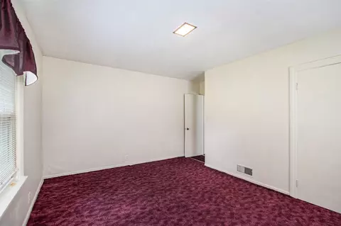 Bedroom - 22964 29th, Gobles, MI 49055 photo 4 of 6