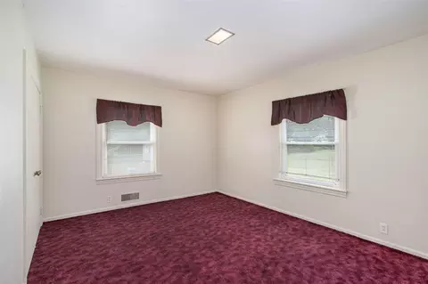 Bedroom - 22964 29th, Gobles, MI 49055 photo 3 of 6