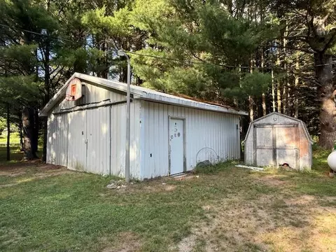 1422 E Monroe, White Cloud, MI 49349 photo 2