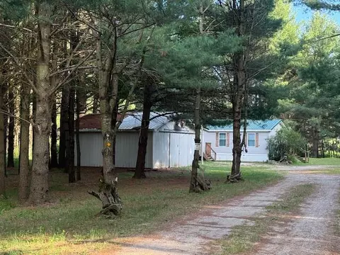 1422 E Monroe, White Cloud, MI 49349 photo 5