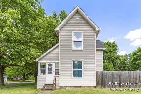 803 S Hanover, Hastings, MI 49058