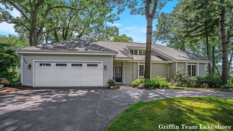 786 Hazelwood, Holland, MI 49424