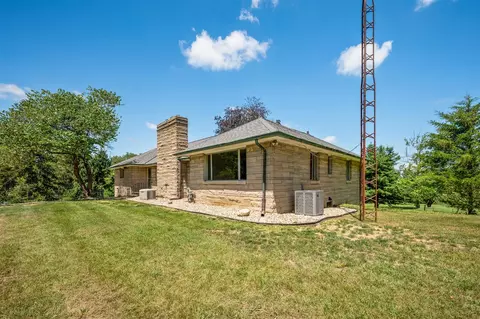 Exterior - 3017 Niles Buchanan, Buchanan, MI 49107 photo 6 of 15
