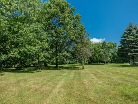 Exterior - 4409 E T U, Vicksburg, MI 49097 photo 2 of 6